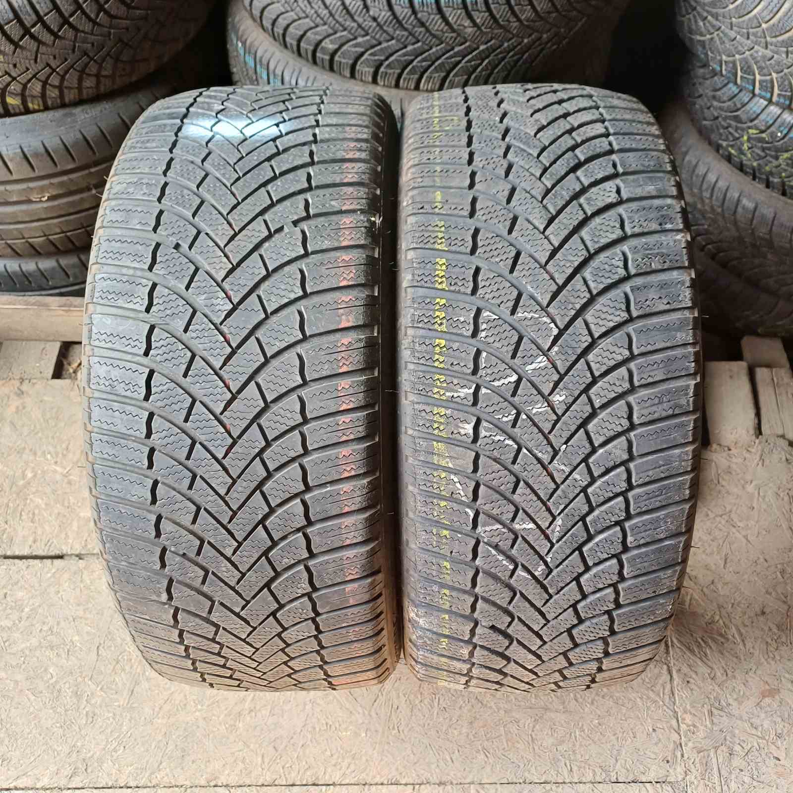 Bridgestone Blizzak LM005 235/40R19